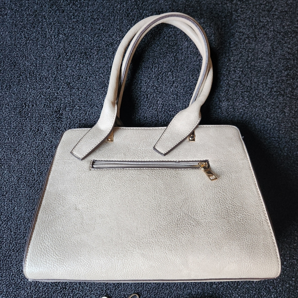 Handbag - Picture 2 of 3